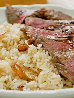 禁断調味料のガーリックライスステーキ-レシピのメイン写真