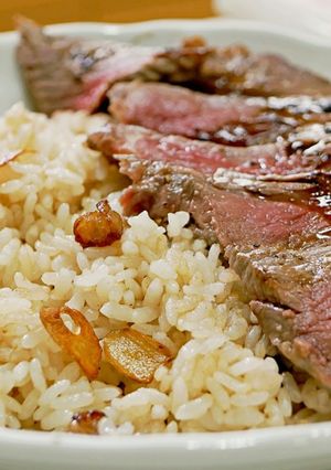 禁断調味料のガーリックライスステーキ-レシピのメイン写真