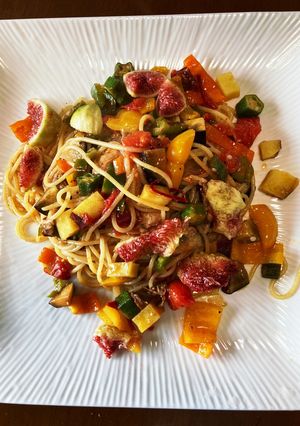 牡蠣アヒージョ缶と彩り野菜のパスタ-レシピのメイン写真