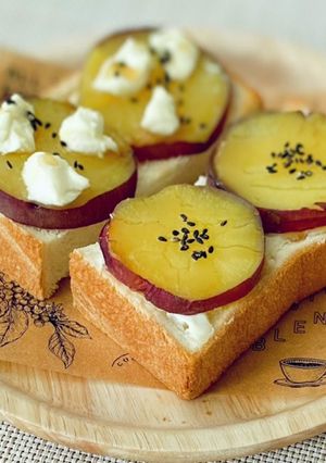 焼き芋とクリチトースト＊メープル風味-レシピのメイン写真