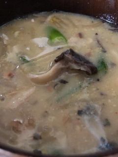鯖の水煮缶で平茸とモヤシと白葱の味噌汁-レシピのメイン写真