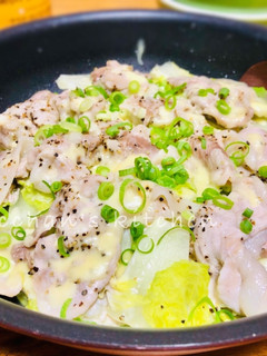 節約!鍋ひとつ!豚小間と白菜のチーズ蒸し-レシピのメイン写真