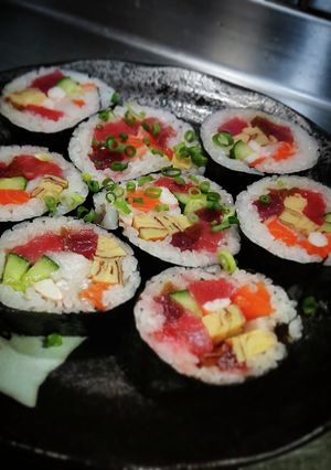 本鮪とサーモンの太巻❨(@≧↺≦@)❩ノ-レシピのメイン写真