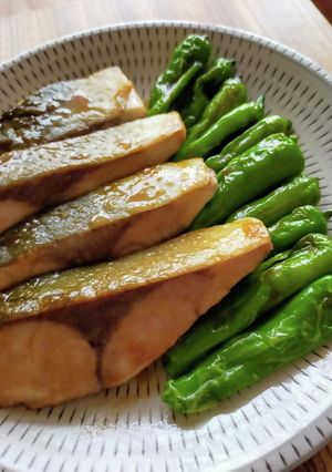 ぶりテリ=醤油2:酒2:みりん2:砂糖1-レシピのメイン写真