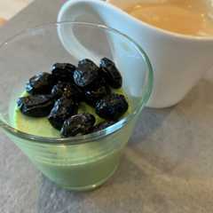 รูปของ 黒豆と抹茶のブラマンジェ
