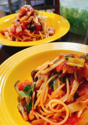 ベーコンとキノコと小松菜のトマトパスタ-レシピのメイン写真