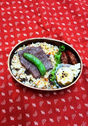 11/5 牛肉チャーハンとハムカツ塾弁当-レシピのメイン写真