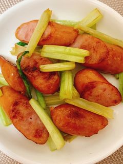 ウィンナーとカブの葉の旨味炒め-レシピのメイン写真