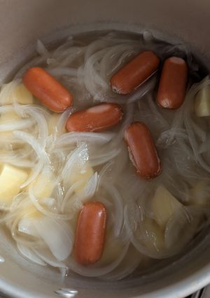 簡単★ジャガイモと玉ねぎのコンソメスープ-レシピのメイン写真