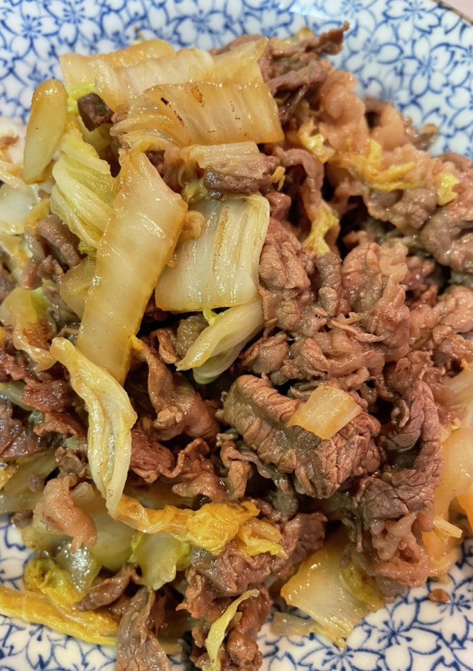 #白菜と薄切り#牛肉のすき焼きのたれ炒め-レシピのメイン写真