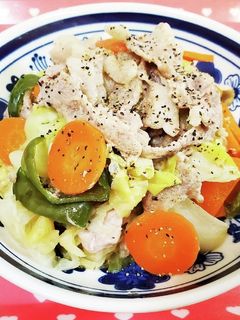 ヘルシーで簡単♪豚肉とキャベツの塩麹蒸し-レシピのメイン写真