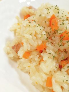 【炊飯器で炊くだけ】子供と2人分ピラフ-レシピのメイン写真