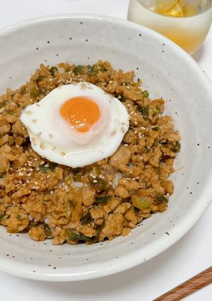 ピリ辛そぼろ丼-レシピのメイン写真