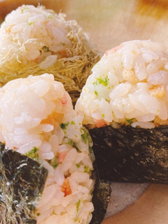 揚げ玉おにぎり(海苔&とろろ昆布)-レシピのメイン写真