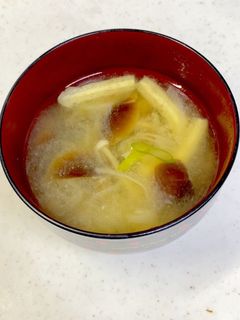 きのこたっぷり味噌汁^^-レシピのメイン写真