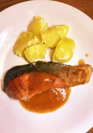 紅鮭ムニエルの梅醤油掛け-レシピのメイン写真