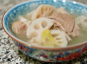 【魔道祖師・陳情令】蓮根と骨付き肉の汁物-レシピのメイン写真