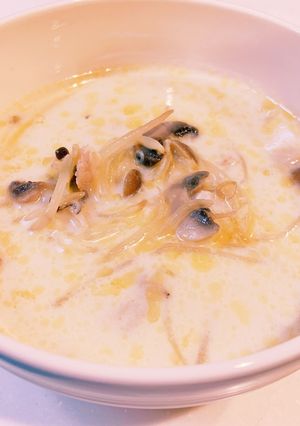 簡単★豚バラともやしとキノコの豆乳スープ-レシピのメイン写真