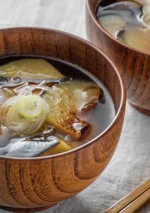 追いごま油が決め手♪なすのお味噌汁-レシピのメイン写真