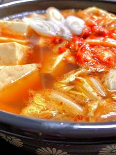 冷凍アサリでコク旨♡スンドゥブ風キムチ鍋-レシピのメイン写真