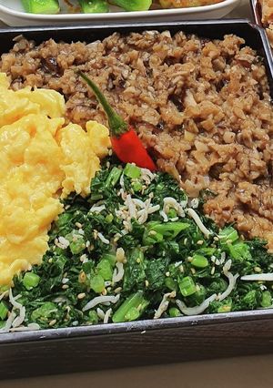 ベジタリアンの３色ご飯(肉なしそぼろ)-レシピのメイン写真