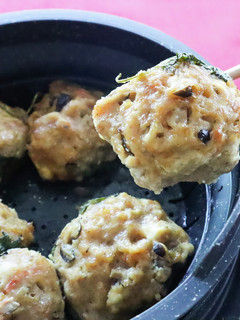 レンジでヘルシー♪豆腐としめじの鶏だんご-レシピのメイン写真