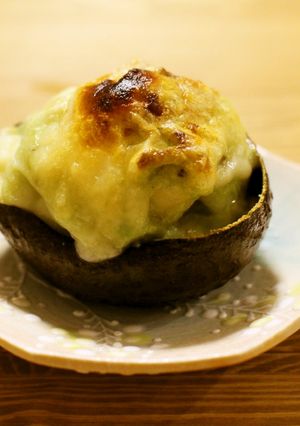 厚切りベーコンとアボカドのマヨチーズ焼き-レシピのメイン写真