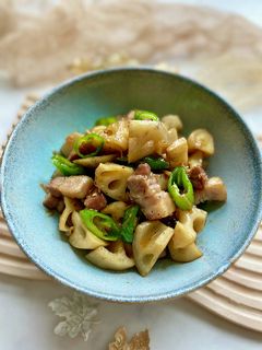 シャキシャキれんこんと豚バラ肉の炒め煮-レシピのメイン写真