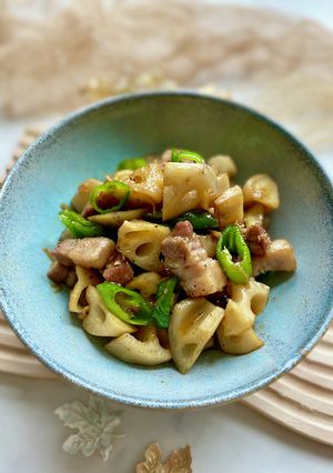 シャキシャキれんこんと豚バラ肉の炒め煮-レシピのメイン写真