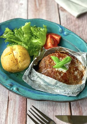 蒸してジューシーに♪包み焼きハンバーグ-レシピのメイン写真