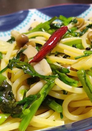 贅沢風味♪春菊ときのこのペペロンチーノ-レシピのメイン写真