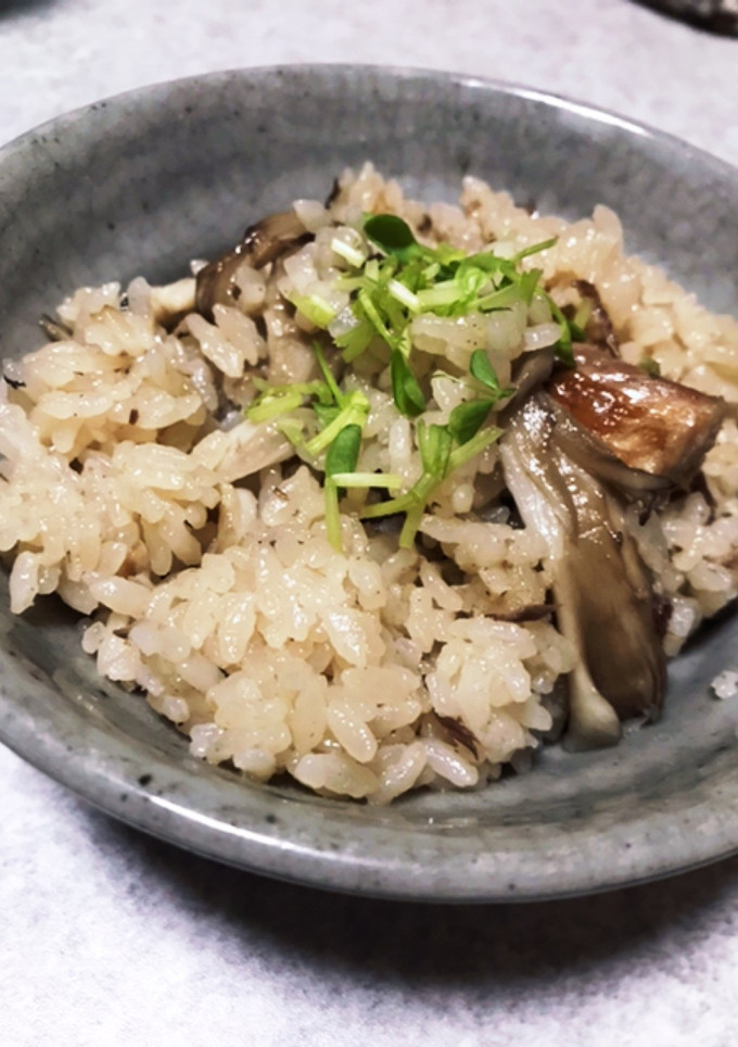 舞茸とサバ缶の炊き込みごはん-レシピのメイン写真