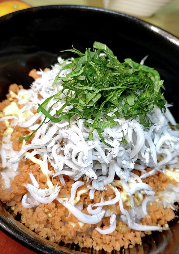 しらすと鮭フレークのどんぶり-レシピのメイン写真
