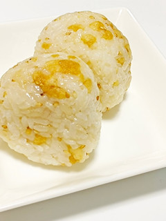 天かすと麺つゆで作るたぬきおにぎり-レシピのメイン写真