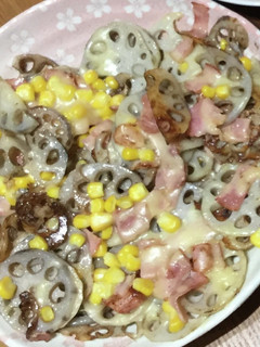 チーズがとろーり!れんこんピザ-レシピのメイン写真