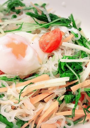 ダイエット焼きそば　白滝野菜たっぷり温玉-レシピのメイン写真
