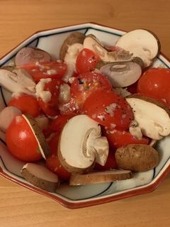 ミニトマトとマッシュルームの塩麹和え-レシピのメイン写真
