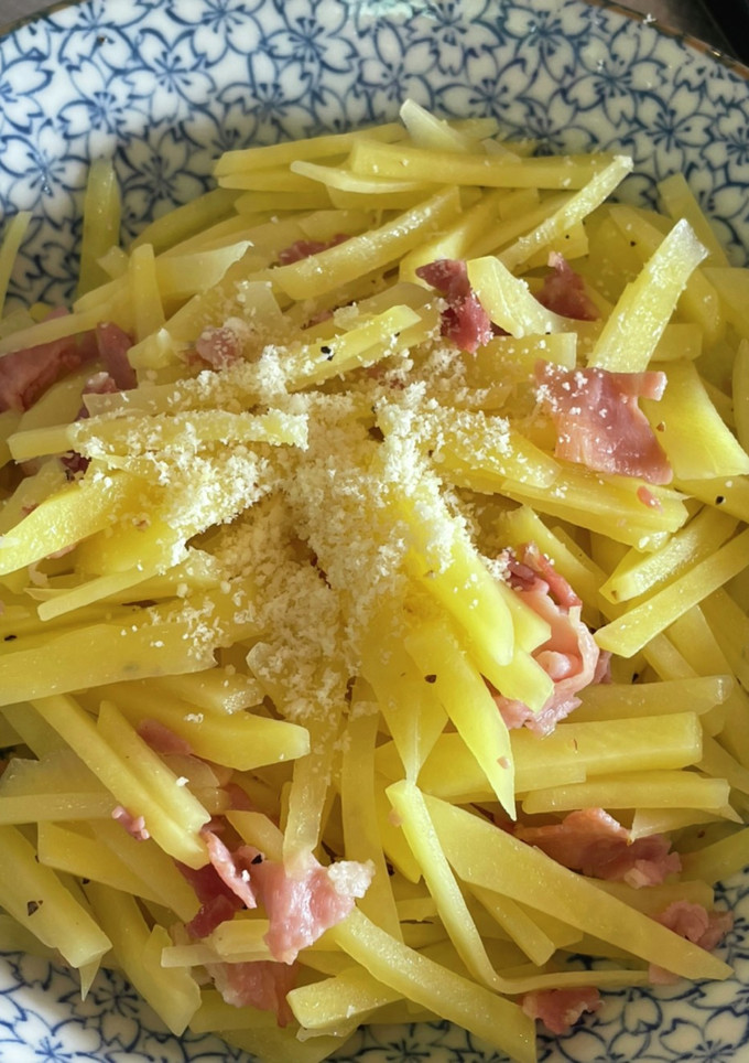 ちょっと贅沢。生ハム使用の#ポテト炒め-レシピのメイン写真