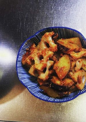 レンコンとサツマイモの胡麻味噌和え-レシピのメイン写真