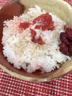 梅の炊き込みご飯-レシピのメイン写真