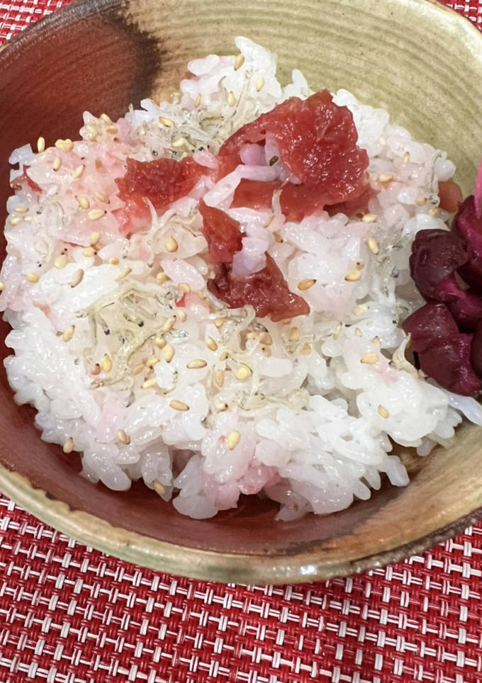 梅の炊き込みご飯-レシピのメイン写真