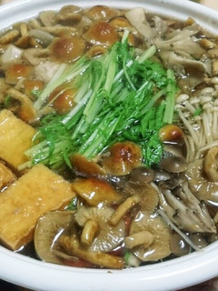 簡単おかず:秋のきのこたっぷり鍋-レシピのメイン写真