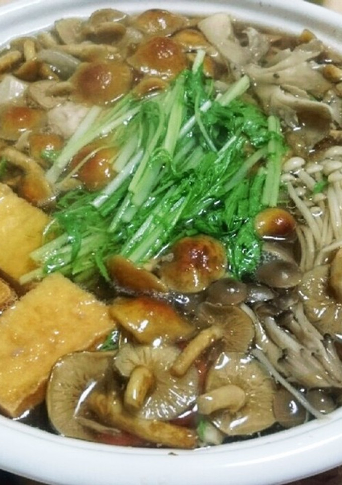 簡単おかず:秋のきのこたっぷり鍋-レシピのメイン写真