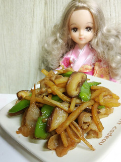 リカちゃん♡豚肉絹さや筍椎茸赤味噌炒め-レシピのメイン写真