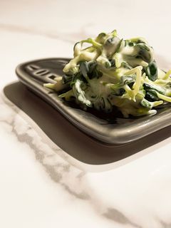 貝割れだけ。濃厚“クリームチーズ和え-レシピのメイン写真