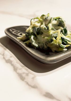 貝割れだけ。濃厚“クリームチーズ和え-レシピのメイン写真