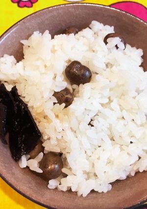 アズキマスの出汁で炊いたムカゴご飯-レシピのメイン写真