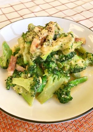ブロッコリーのカルボナーラソース-レシピのメイン写真