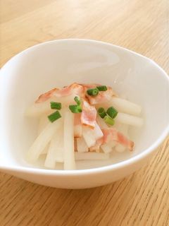 カリカリベーコンと大根のさっと炒め-レシピのメイン写真