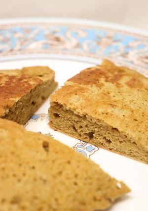 朝昼おやつ♪そば粉おからP柿ホットケーキ-レシピのメイン写真